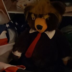 Trumpy Bear 22inch Deluxe